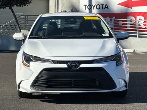 Used 2025 Toyota Corolla LE image 7