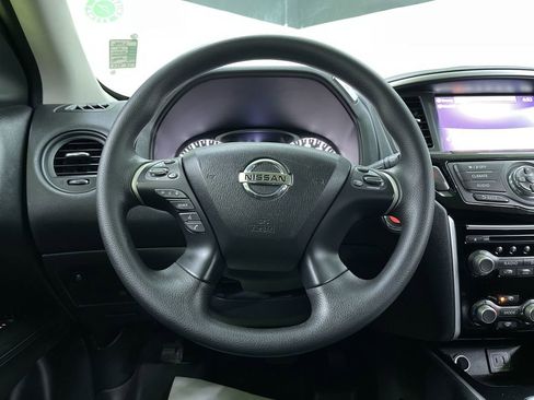 Used 2020 Nissan Pathfinder S image 20