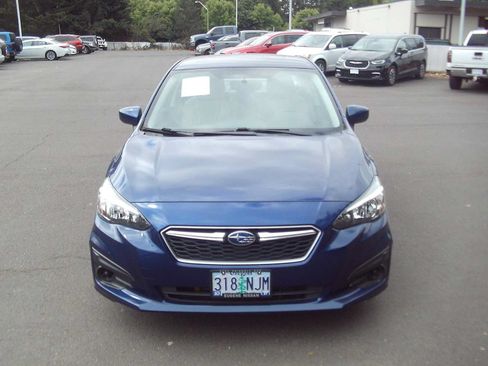 Used 2017 Subaru Impreza 2.0i Premium w/ Popular Package #1 AWD/4WD image 8