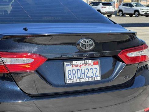 Used 2020 Toyota Camry SE image 14