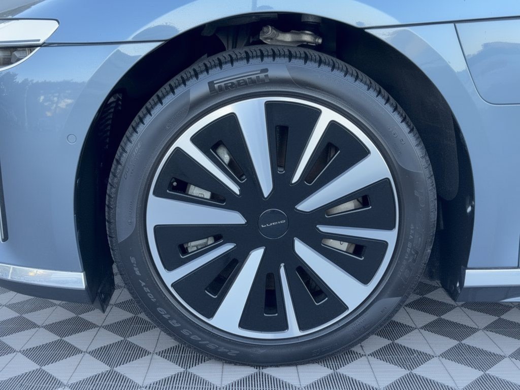 Used 2024 Lucid Air Pure RWD image 13