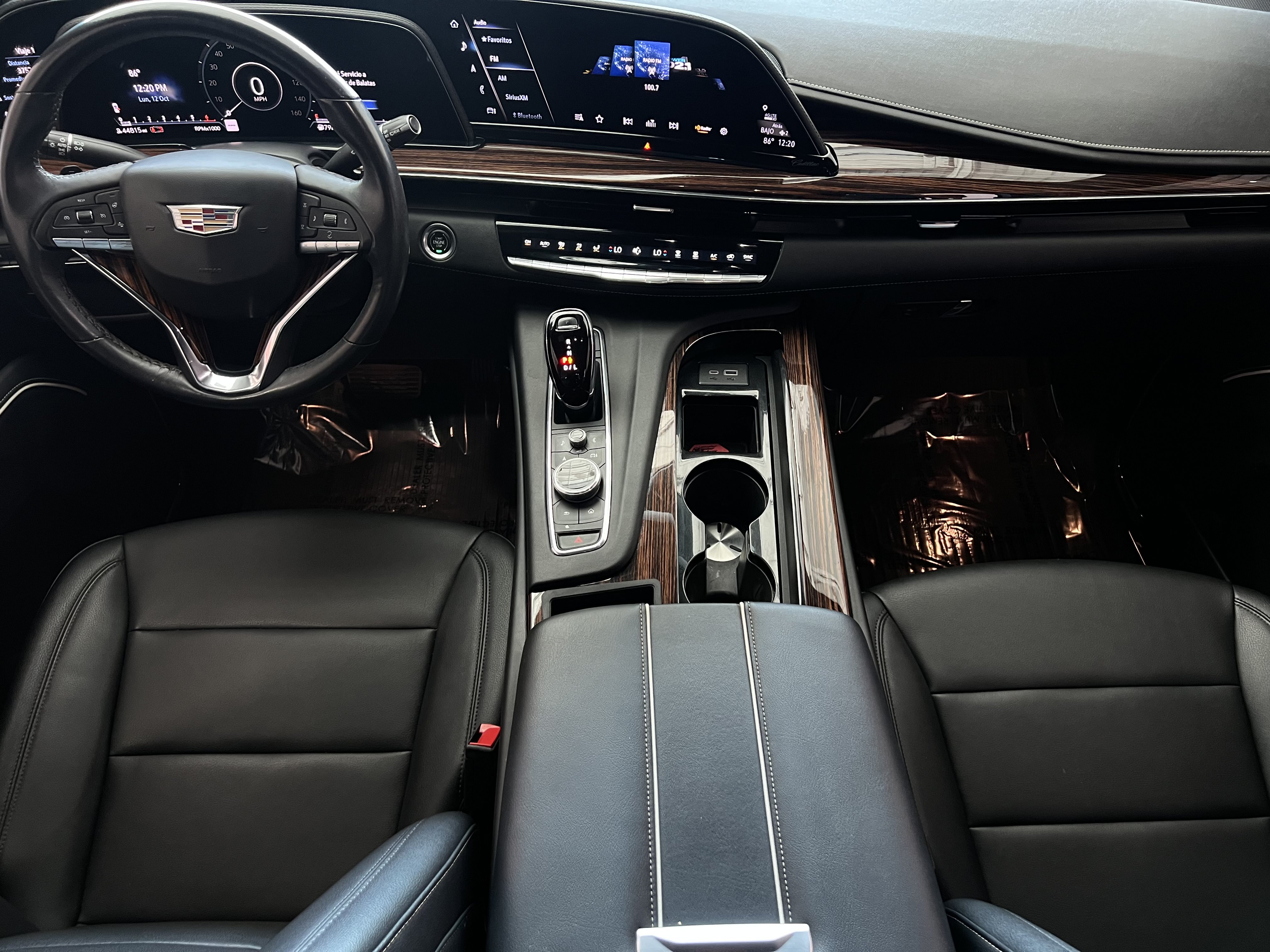 Used 2023 Cadillac Escalade Luxury RWD image 17