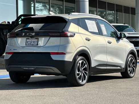 Used 2022 Chevrolet Bolt EUV Premier w/ Sun & Sound Package image 5