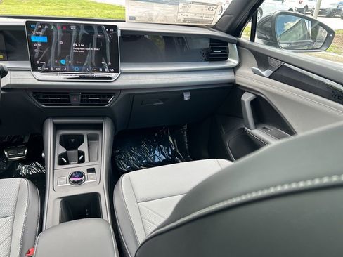 New 2026 Volkswagen Tiguan SE R-Line AWD/4WD image 11