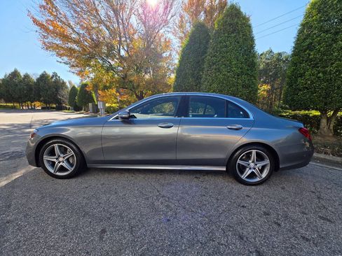 Used 2017 Mercedes-Benz E 300 image 2