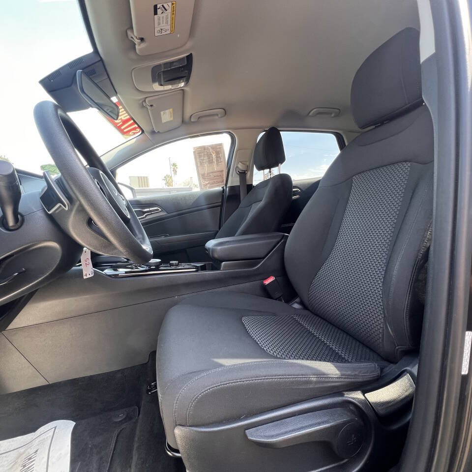 Used 2023 Kia Sportage LX AWD/4WD image 18