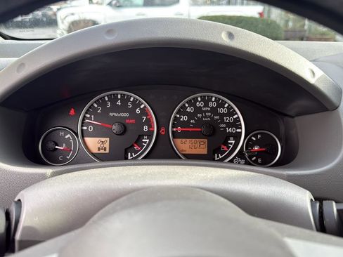 Used 2016 Nissan Frontier SL image 7