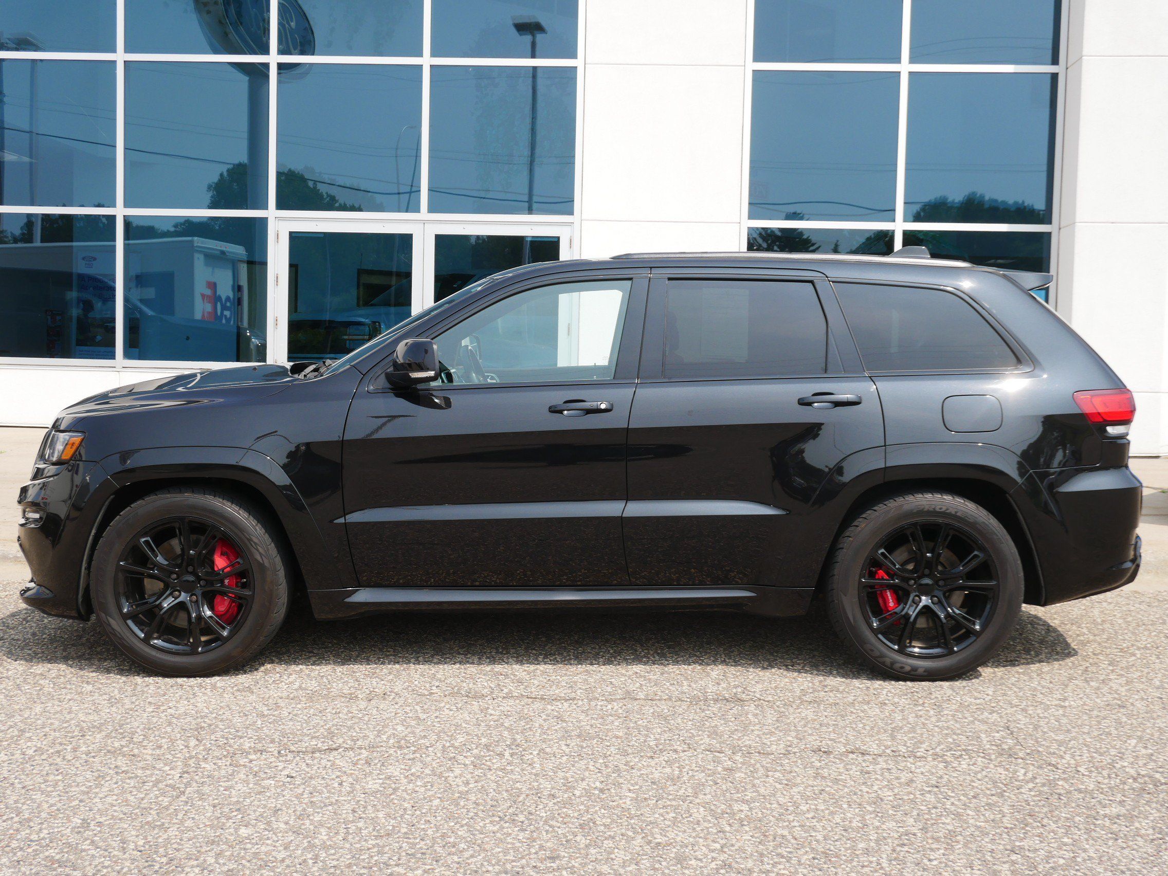 Used 2015 Jeep Grand Cherokee SRT AWD/4WD image 26