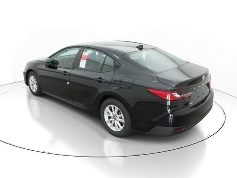 New 2026 Toyota Camry Hybrid FWD image 4