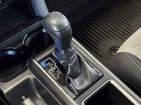 Certified 2023 Toyota Tacoma TRD Off-Road AWD/4WD image 19