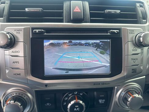 Used 2017 Toyota 4Runner SR5 AWD/4WD image 17