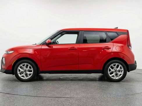 Used 2025 Kia Soul LX w/ LX Technology Package image 5
