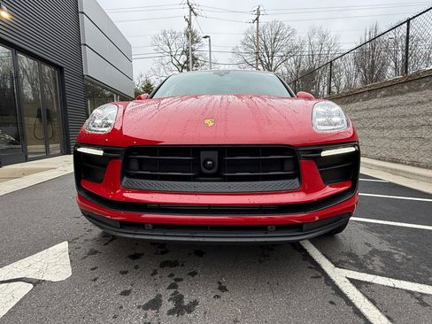 Certified 2025 Porsche Macan image 10