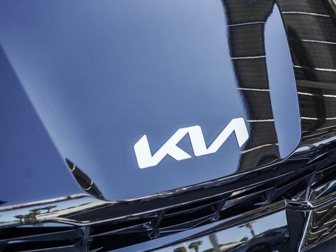 Used 2025 Kia K5 LXS image 11