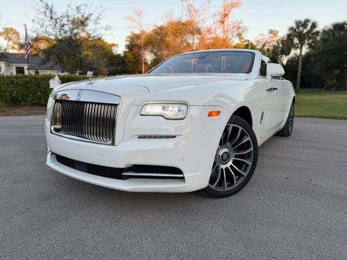Used 2018 Rolls-Royce Dawn image 2
