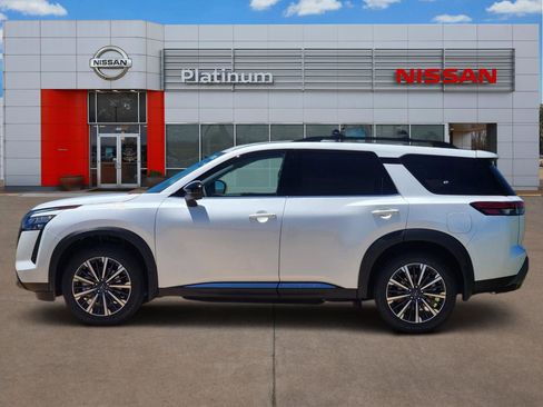 New 2026 Nissan Pathfinder Platinum AWD/4WD image 3