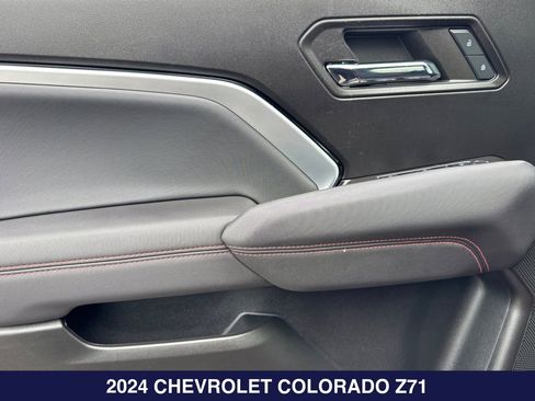 Used 2024 Chevrolet Colorado Z71 w/ Advanced Trailering Package AWD/4WD image 12