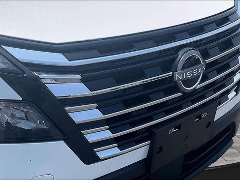 Certified 2024 Nissan Rogue SV FWD image 28