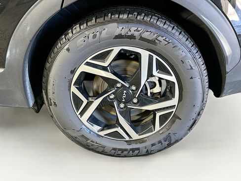 Used 2024 Kia Sportage LX image 11