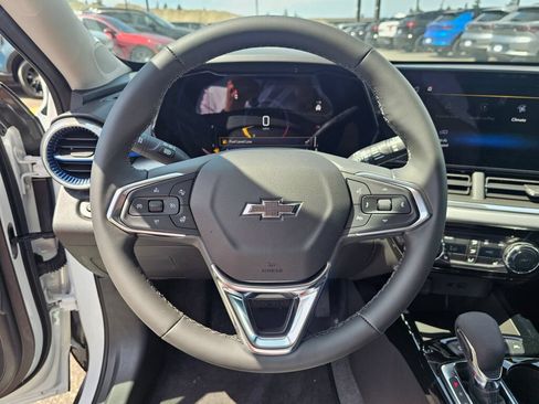 New 2026 Chevrolet Trax LT w/ Driver Confidence Package FWD image 11