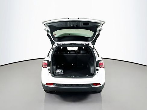 New 2026 Jeep Compass Latitude image 16