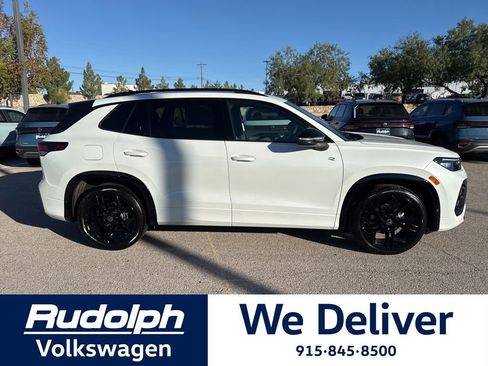 New 2026 Volkswagen Tiguan SE R-Line image 6