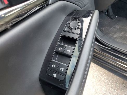 Used 2023 MAZDA MAZDA3 s image 17