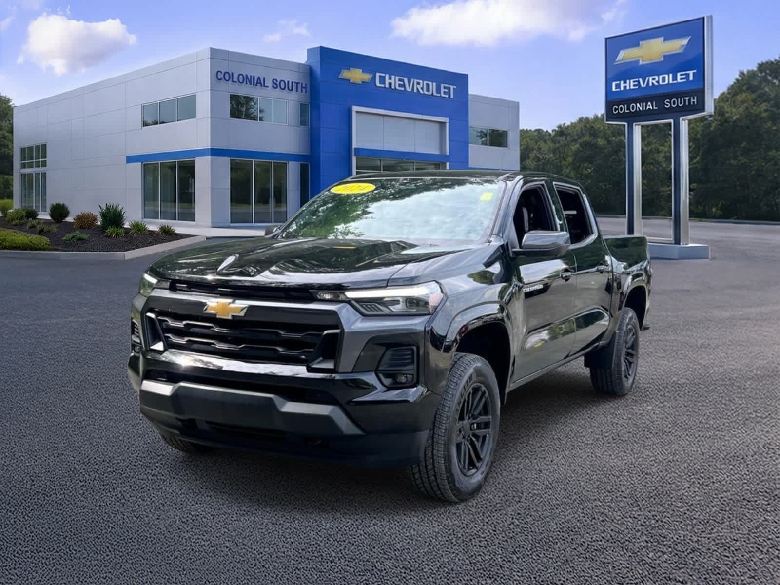 Certified 2024 Chevrolet Colorado LT w/ LT Convenience Package III AWD/4WD image 1