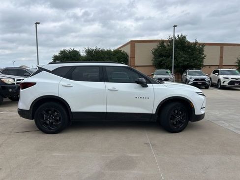 Used 2024 Chevrolet Blazer LT w/ Convenience Package FWD image 2