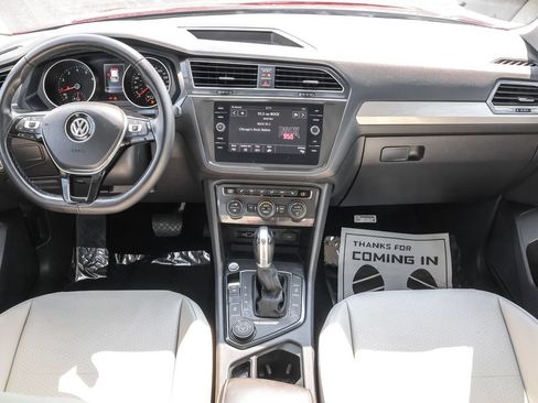 Used 2018 Volkswagen Tiguan SEL AWD/4WD image 29