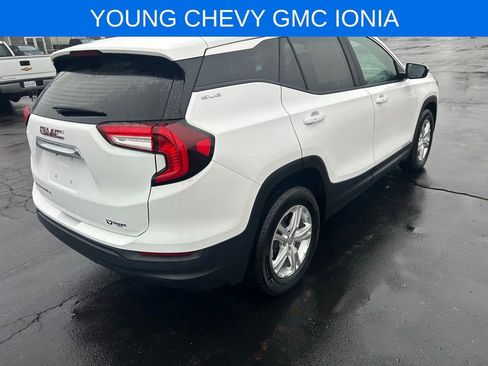 Used 2024 GMC Terrain SLE image 7