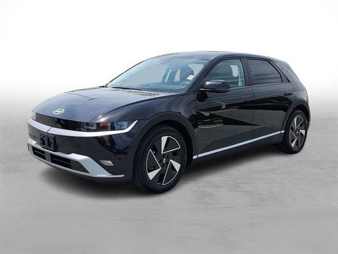 Used 2025 Hyundai Ioniq 5 SE AWD/4WD image 3