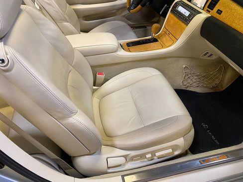Used 2005 Lexus SC 430 Convertible RWD image 30