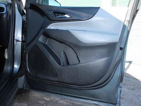 Used 2020 Chevrolet Equinox LS image 40