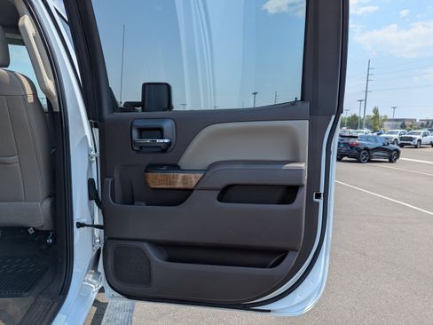 Used 2017 GMC Sierra 3500 SLT w/ Duramax Plus Package AWD/4WD image 37