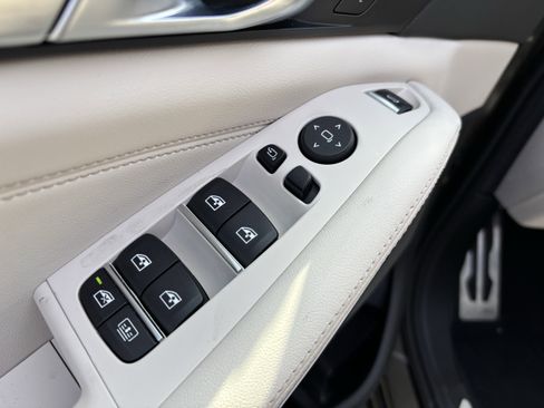 Used 2026 BMW X7 M60i image 15