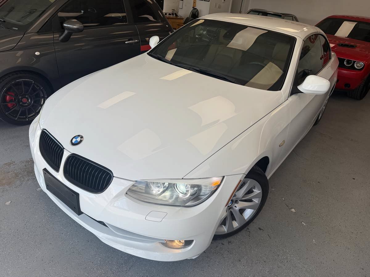 Used 2013 BMW 328i Convertible RWD image 11