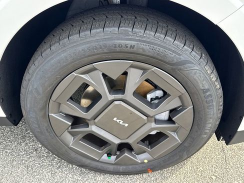 New 2026 Kia Carnival SX image 12