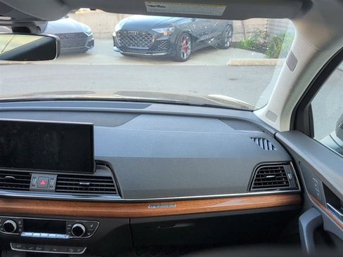 Used 2023 Audi Q5 e Premium Plus w/ Premium Plus Package image 10