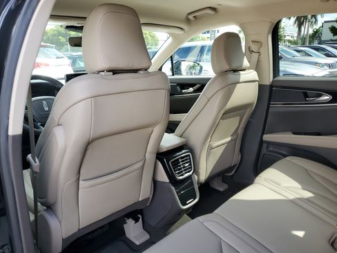 Certified 2022 Lincoln Nautilus FWD w/ Premium Package image 11