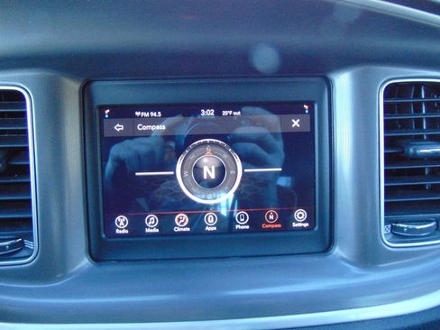 Used 2022 Dodge Charger SXT RWD image 21