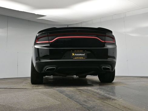 Used 2018 Dodge Charger R/T w/ Blacktop Package image 39