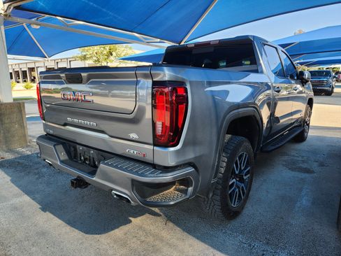 Used 2022 GMC Sierra 1500 AT4 w/ AT4 Preferred Package AWD/4WD image 4