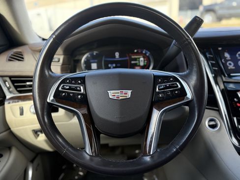 Used 2017 Cadillac Escalade Premium Luxury image 24