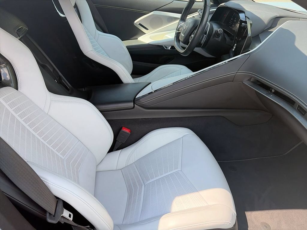 Used 2021 Chevrolet Corvette Stingray Preferred Cpe w/ Z51 Performance Package RWD image 7