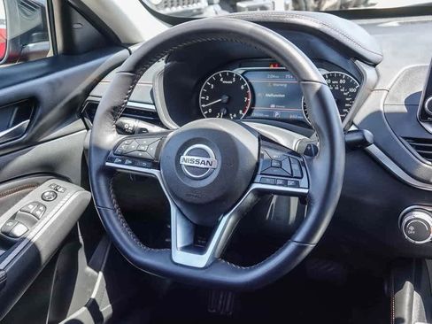 Used 2021 Nissan Altima 2.5 SR w/ SR Premium Package image 14