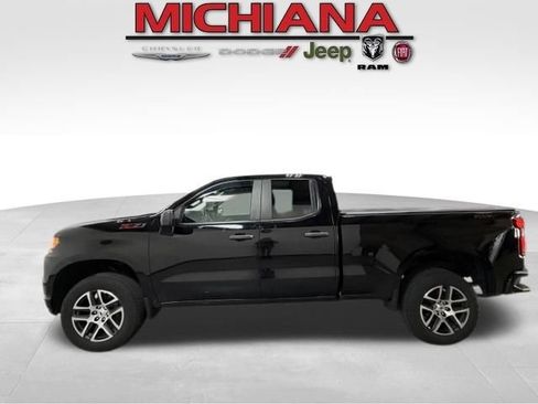 Used 2019 Chevrolet Silverado 1500 Custom Trail Boss w/ Custom Convenience Package AWD/4WD image 1