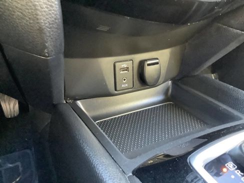 Used 2017 Nissan Rogue Sport SV image 39