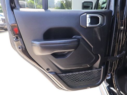 Used 2021 Jeep Gladiator Sport AWD/4WD image 23
