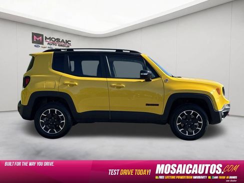 Used 2023 Jeep Renegade Trailhawk AWD/4WD image 8